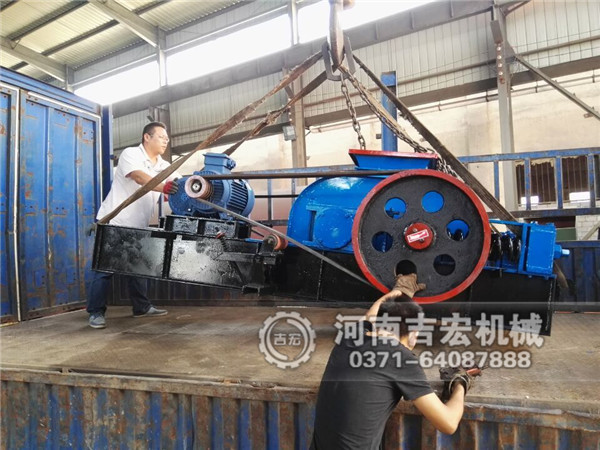 450&times;500雙齒輥破碎機發往甘肅蘭州