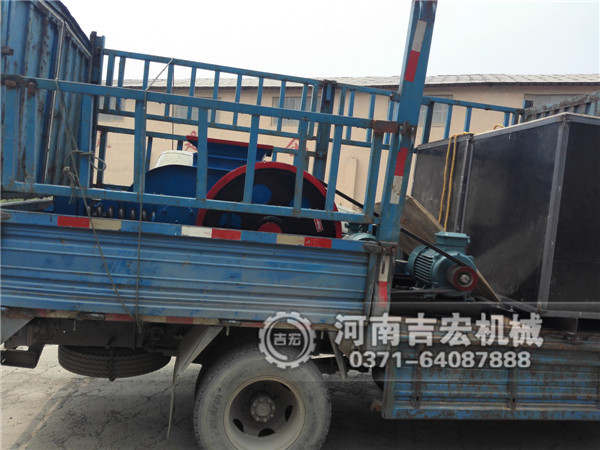 400&times;400對輥破碎機發往遼寧錦州