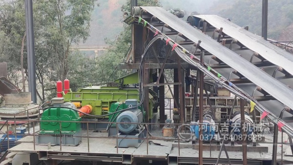 90%的采石場不知道：處理砂巖,液壓對輥比傳統破碎強在哪？